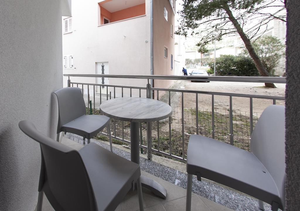 Guesthouse Villa Klara Baška Voda Екстериор снимка