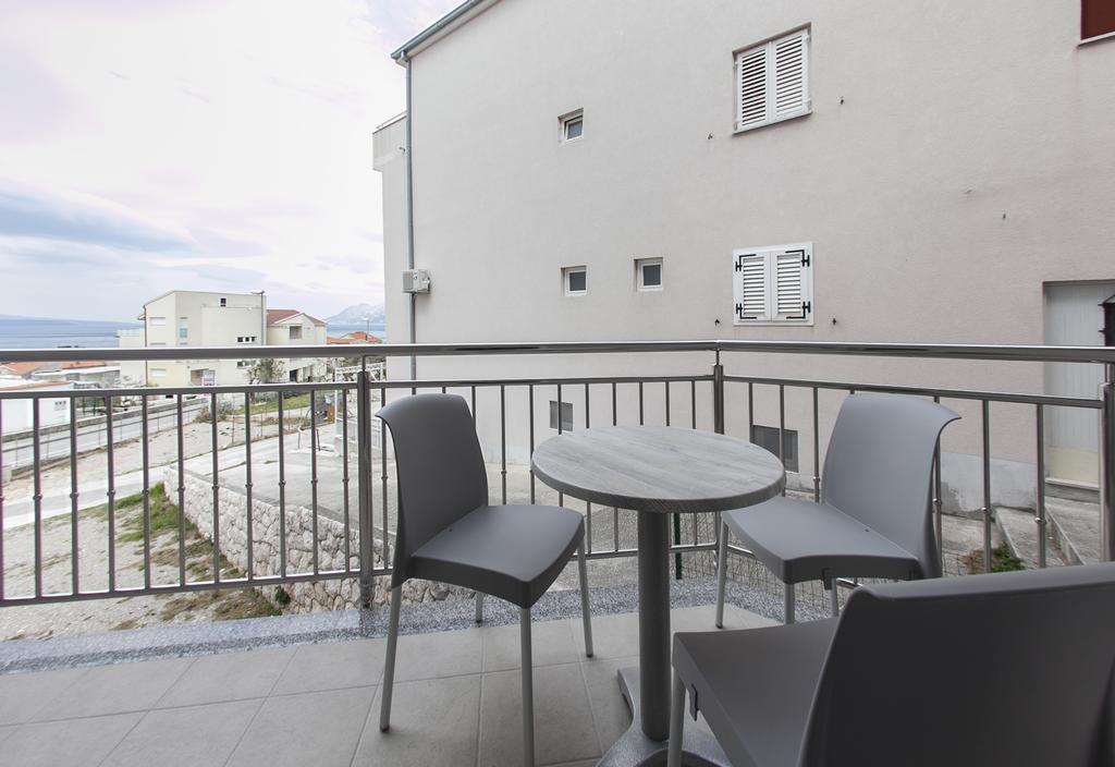 Guesthouse Villa Klara Baška Voda Екстериор снимка