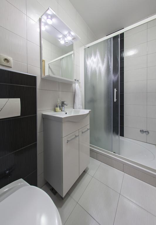 Guesthouse Villa Klara Baška Voda Екстериор снимка